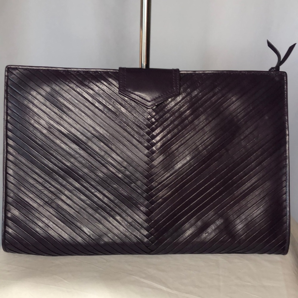 MARY ANN ROSENFELD vintage purple genuine leather clutch.